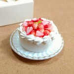 ※ブライス※ドール用小物※ミニチュアイチゴのデコレーションケーキ