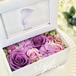 再販2【送料無料】フォトフレーム　写真立て　プリザーブドフラワー　誕生日プレゼント　両親贈呈品　結婚祝い　　卒寿　米寿　喜寿　母の日　敬老の日　ジニア　薔薇　紫　フラワーギフト　花　仏花　古希