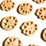 木製のれんこんブローチ