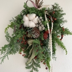 ドライフラワー⋆*❁*野ばらの実とヒバのクリスマススワッグ(コットン)