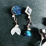 深海の魔女ディープブルークィーン　ピアス/イヤリング  本物の薔薇のアクセサリー