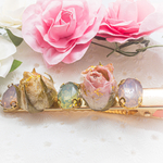 ✳︎一点物✳︎バラのドライフラワーとビジューのヘアクリップ