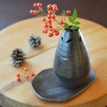 【minne福袋】黒陶一輪挿し（透かし紋）＆変形皿／黒・焼き〆陶器