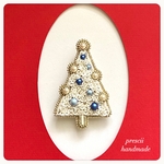 ビーズ刺繍ブローチ　Fir Tree(blue x white)再販