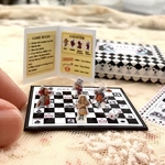 アリス版 'SNAKES AND LADDERS'ゲーム
