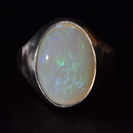 ホワイトオパールのリング