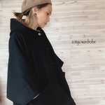a.myu 高級イタリアwool 世界で一つの上質なカシミアウールとブラウンコンビのポンチョ　黒と茶色のコンビ♪
