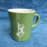 猫マグカップ 「ずりずり〜・緑」