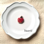 小さな小さなリンゴの手刺繍タックピン