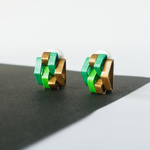 紙製グリーン×ゴールドのシンプルなイヤリング(ピアス)　母の日・緑寿祝い・誕生日プレゼントにも　金属アレルギー対応可　ペーパークイリング