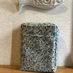 専用ページ　　可愛いブルーの小花柄の聖書カバー