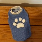 犬服オーダー     もこもこパイルとぷくぷく肉球のお洋服  ブルー  仕上がり バスト寸法24㎝～42㎝まで       