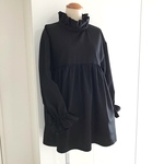 ベージュ♪黒♪白♪水色ネックフリル♪ふんわりギャザー
