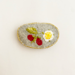 いちご刺繍 おめかし 手のひらサイズバレッタ