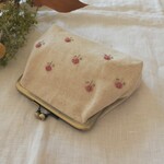 ぼたん色　小花　手刺繍　がま口ポーチ（小）　