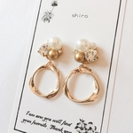 上品ゴールドパールとメタルリングのビジューピアス　イヤリング　結婚式　お呼ばれ　サージカルステンレスビジューピアス　ブライダル　花嫁　ウェデイング　フォーマル