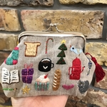 クリスマスな刺繍がま口ポーチ☆B（再販なし）