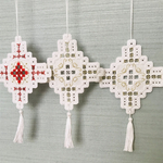 「limm22j***さま専用ページ」 ハーダンガー 刺繍のクリスマスオーナメント３枚