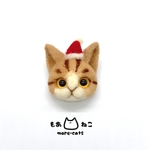 ふくまるブローチ:茶白クリスマス