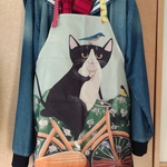 リメイクエプロン「八割れ猫ちゃんと小鳥たちのサイクリング」