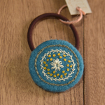 羊毛フェルトのヘアゴム