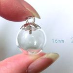 ◆送料込み！◆丸いガラス小瓶 (ガラスドーム）葉形のキャップ16mm ２個