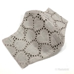 機能アップ☆秋冬色立体マスク　ハート刺繍レース　グレージュ色　裏側抗菌・抗ウイルス加工ガーゼ