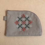 刺繍付きマスクポーチ　秋の幾何学模様