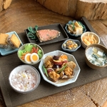 古民家カフェ風ランチ〜鶏と彩り野菜の黒酢あん〜