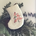 クリスマスオーナメント　ピンクのツリーの刺繍