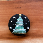 ビーズ刺繍 クリスマスツリー（ヘアゴム/ブローチ）