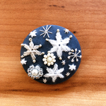ビーズ刺繍 雪花（ヘアゴム/ブローチ）