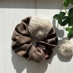 ブラウンスエード×ラビットファーのシュシュ✿サテンミックス　ヘアゴム付き