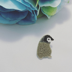 コウテイペンギンのヒナ　ビーズ刺繍　ブローチ