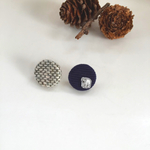 くるみぼたん アシンメトリーしろくまプラバンピアス1.6cm グレーwool