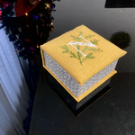 イニシャル手刺繍box『N』