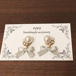 サテンリボンとパールのピアス/イヤリング（ホワイト）