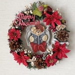 クリスマスリース／何読んでるのかな？