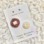 つぶつぶ（シルバー）::ビーズ　刺繍　樹脂　樹脂イヤリング　樹脂ピアス　シンプル　小ぶり　ラッピング::