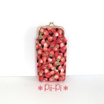 イチゴがいっぱい🍓＊がま口メガネケース