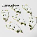【D-0177】8pcs　吊り下げられたネコ　26×13mm　ホワイト　　チャーム