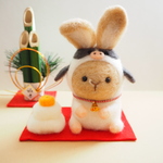 2021年　牛さんになりきり♪うさぎちゃん干支　丑年飾り