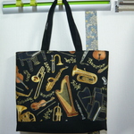 USA生地　楽器がいっぱい柄のトートバッグ