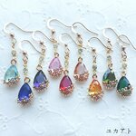 お花に包まれたしずくビジューのイヤリングorピアス