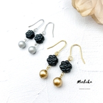 大人可愛い　黒い小花とパールのピアス/イヤリング（ゴールド/シルバー）