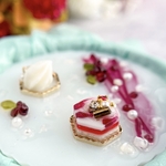 ショートケーキ ピアス(イヤリング) フロマージュ ホイップ クリーム フェイクスイーツ クリスマス ケーキ スイーツ ミニチュア レジン ホワイト 白 大人可愛い ギフト 贈り物 プレゼント