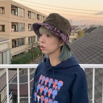 カーキ×ボルドー最高ファッションカラーなカラリバ帽