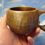 　朴の木で作った一木彫りのコーヒーカップ マット仕上げ