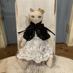 【ziggys様専用】Le Chat Porte-Bonheur  リバティ　シンディーズガーデンの服を着た猫のドール