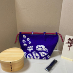 三点セット　藍染め絞り正絹紬　化粧ポーチ　白杉わっぱ立て長い三角弁当箱　ゴムバンド　サブバッグ　セカンドバック　ショルダーバッグ